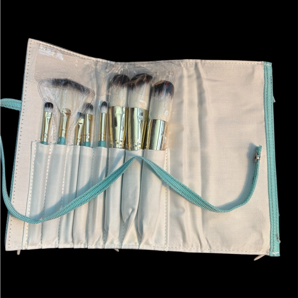 Carmindy & Co. Chic Gold and White Brush Set with Teal Case